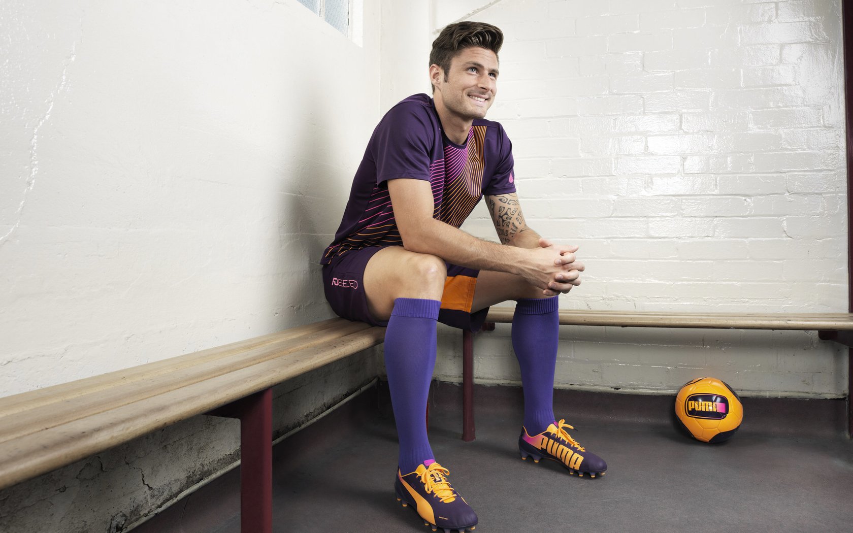 欧冠“神奇之夜”:不可思议的比赛瞬间盘点,cctv5欧冠之夜